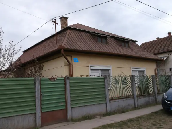 Eladó családi ház, Hajdúhadház 2 szoba 95 m² 24 M Ft
