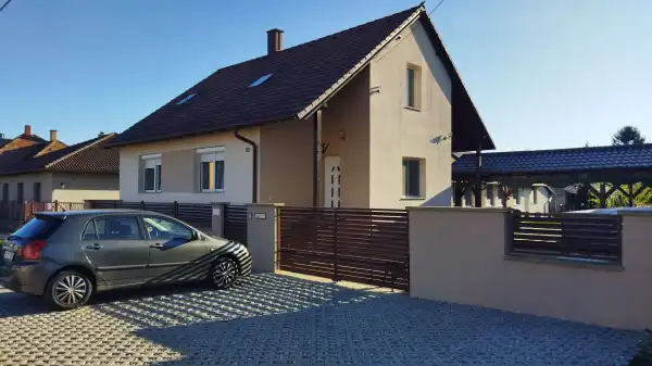 Eladó családi ház, Halászi 5 szoba 190 m² 144 M Ft