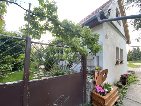 Eladó családi ház, Harka 4+2 szoba 214 m² 148 M Ft