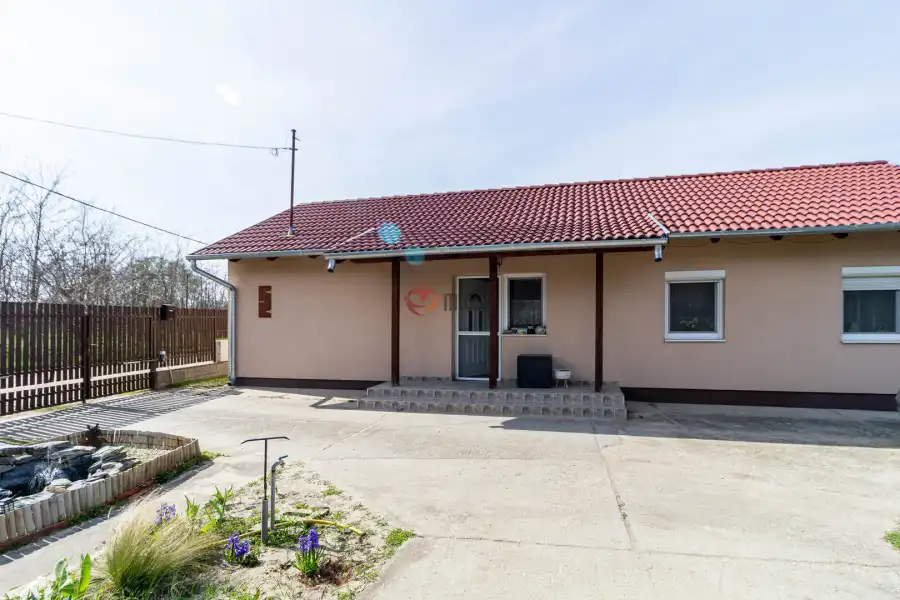 eladó családi ház, Helvécia