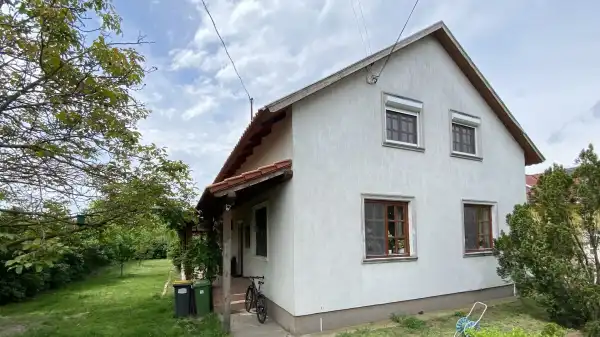 Eladó családi ház, Inárcs 7 szoba 220 m² 127.9 M Ft