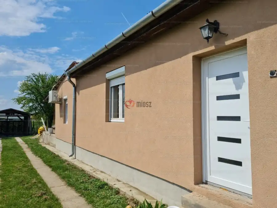 eladó családi ház, Iváncsa