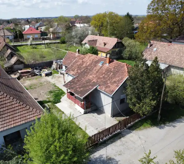 Eladó családi ház, Jászapáti 2+1 szoba 86 m² 21.9 M Ft