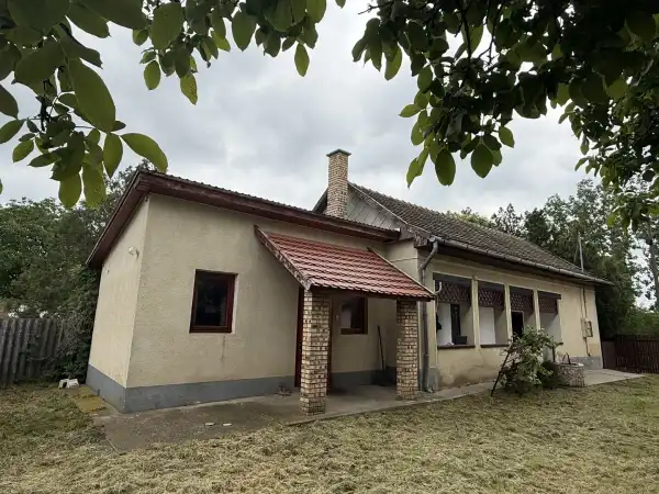 Eladó családi ház, Kaba 2 szoba 70 m² 19.8 M Ft