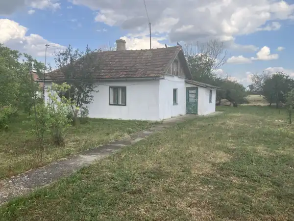 Eladó családi ház, Karcag 2 szoba 70 m² 7.5 M Ft
