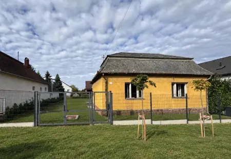 eladó családi ház, Kisbér