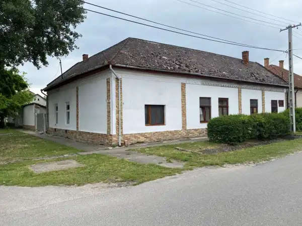 Eladó családi ház, Kistelek 5 szoba 153 m² 43 M Ft