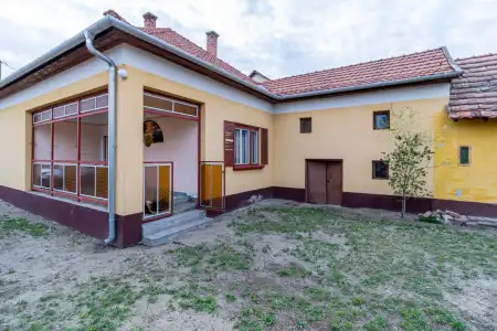 eladó családi ház, Kistelek