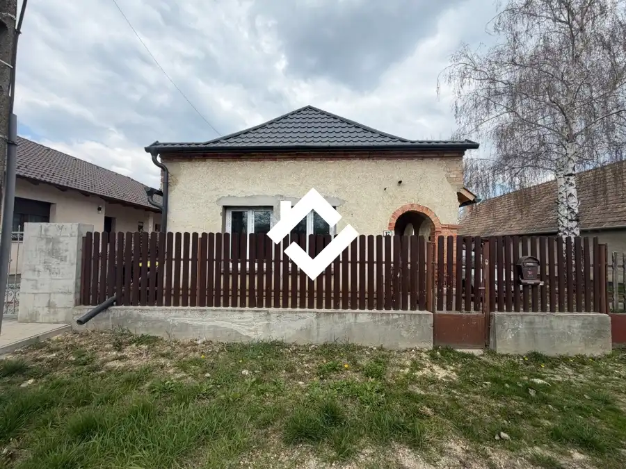 eladó családi ház, Kocs