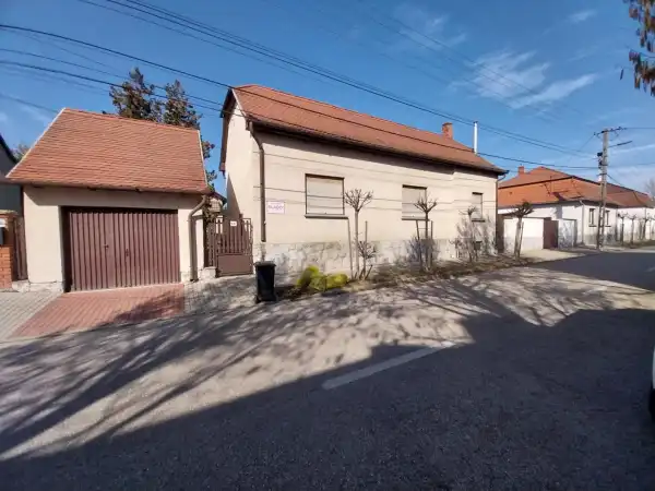 Eladó családi ház, Komárom 3 szoba 80 m² 64.99 M Ft