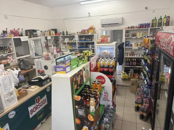 Eladó családi ház, Komárom 3 szoba 191 m² 72.9 M Ft