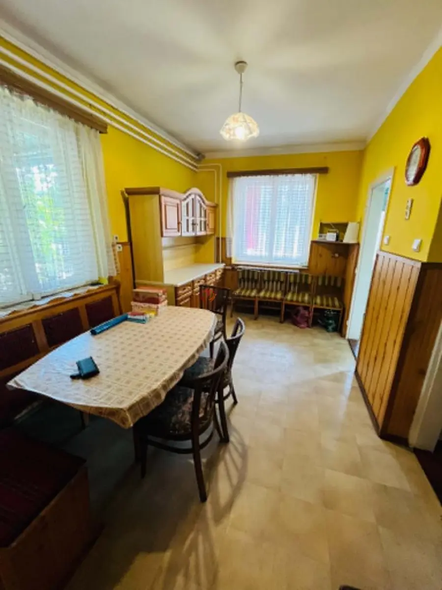 eladó családi ház, Komárom