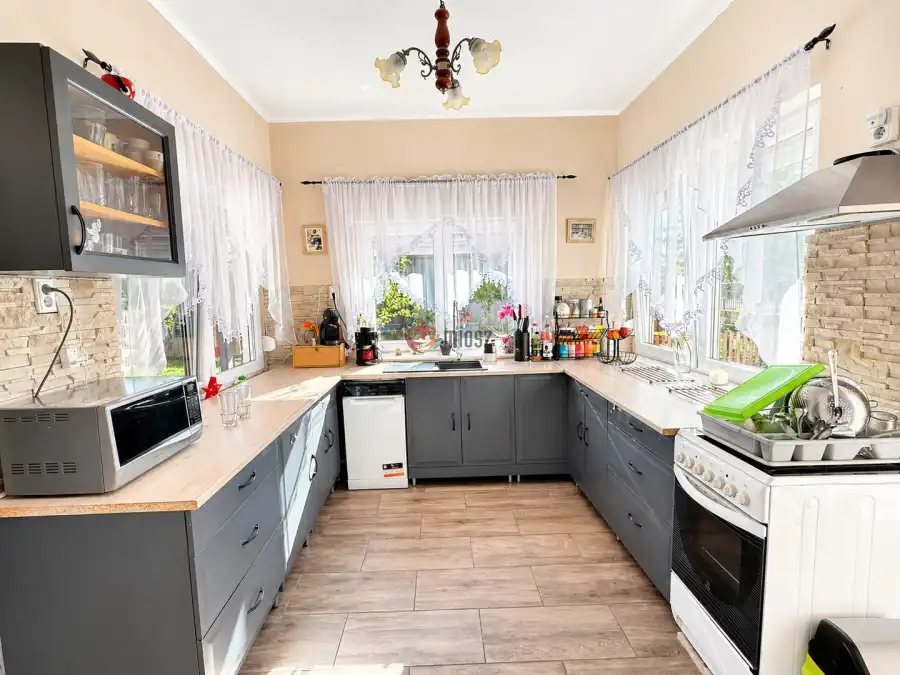 eladó családi ház, Kömlő