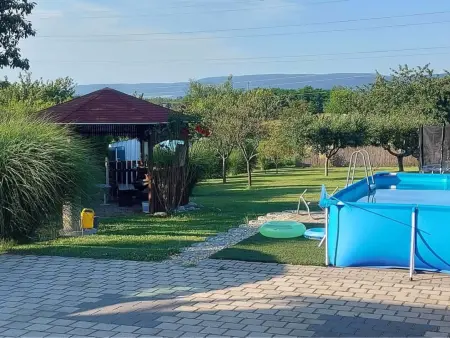 eladó családi ház, Környe