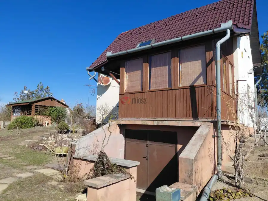 eladó családi ház, Kunpeszér