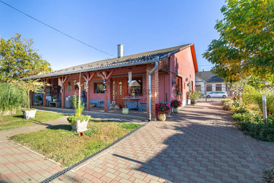 eladó családi ház, Kunszállás