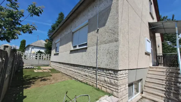 Eladó családi ház, Lábatlan 3 szoba 105 m² 59 M Ft