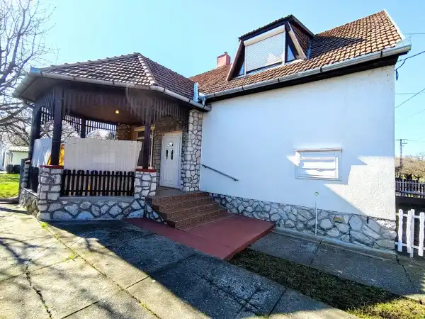 Eladó családi ház, Lánycsók 5 szoba 129 m² 49 M Ft