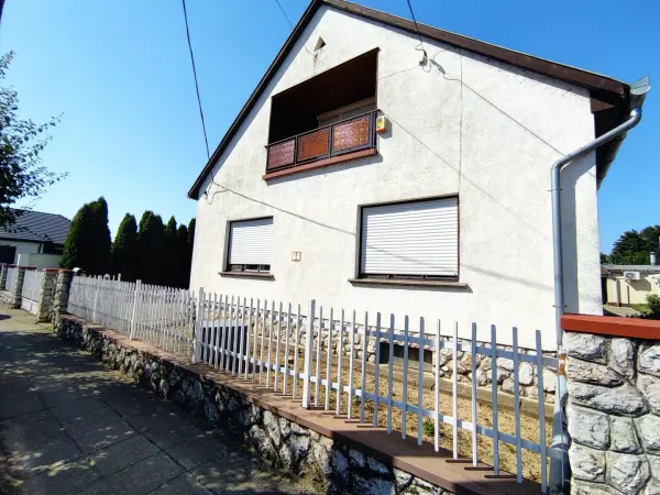 Eladó családi ház, Lánycsók 5 szoba 129 m² 49 M Ft