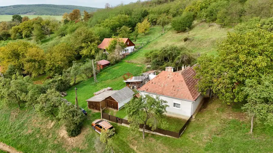 eladó családi ház, Legénd