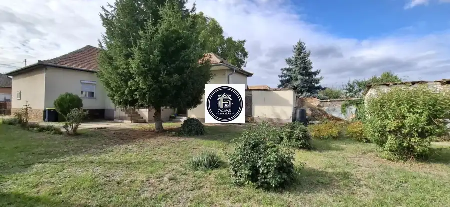 eladó családi ház, Lőrinci