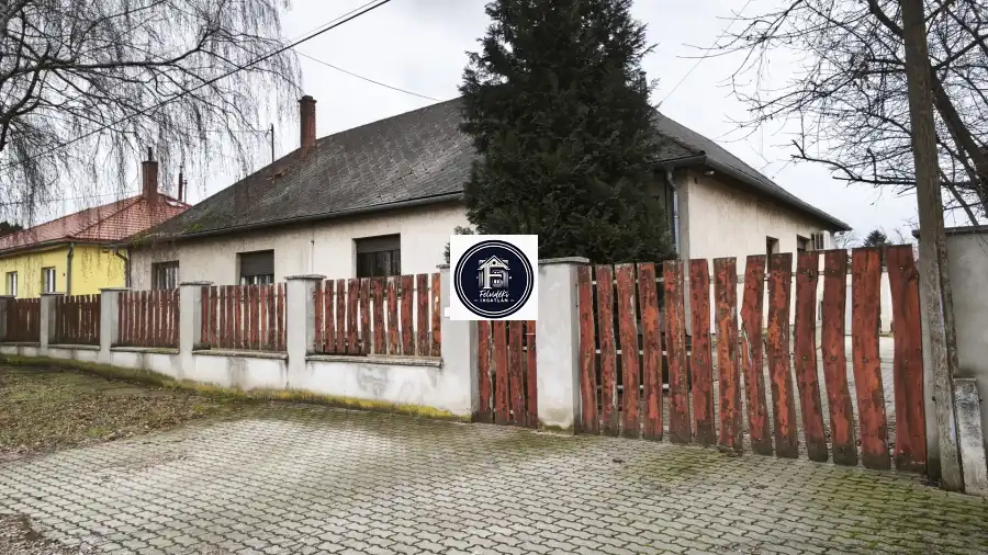 eladó családi ház, Lőrinci