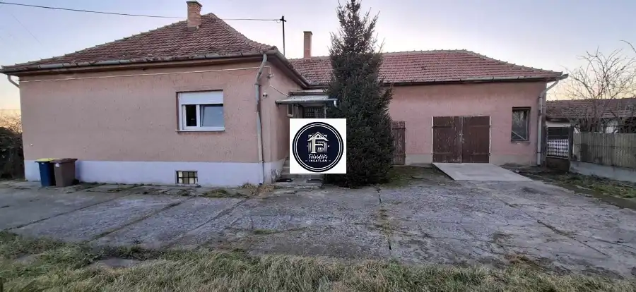 eladó családi ház, Lőrinci