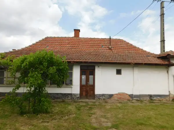 Eladó családi ház, Mezőkövesd 2 szoba 50 m² 9.9 M Ft