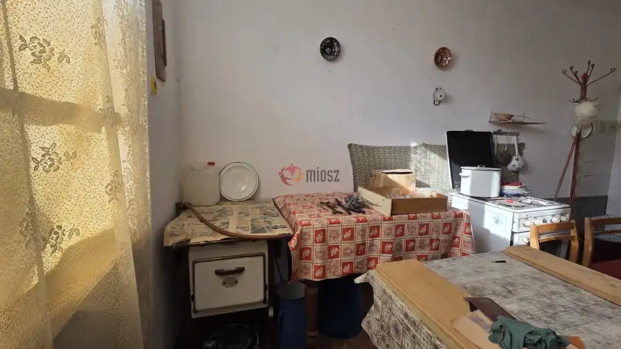 eladó családi ház, Monok