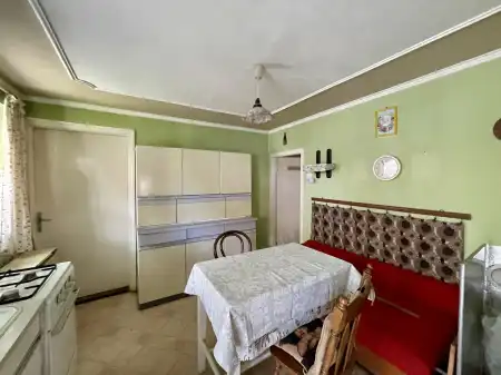 eladó családi ház, Mór
