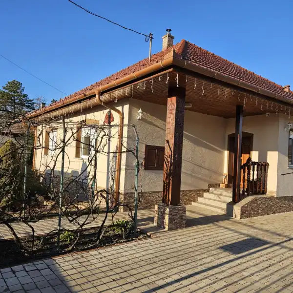 Eladó családi ház, Nagykáta 7 szoba 240 m² 189 M Ft