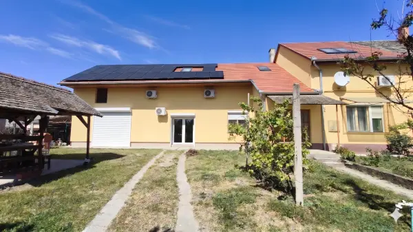 Eladó családi ház, Nagykőrös 1+4 szoba 150 m² 66.9 M Ft