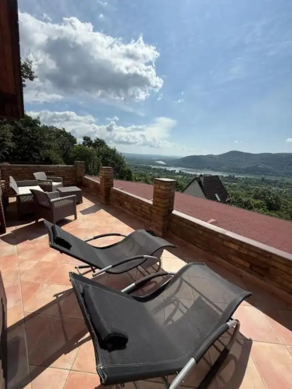 Eladó családi ház, Nagymaros 3+1 szoba 210 m² 134.9 M Ft