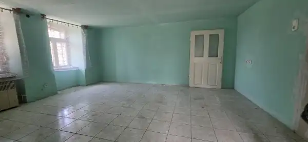 Eladó családi ház, Nagyvenyim 4 szoba 80 m² 17.5 M Ft