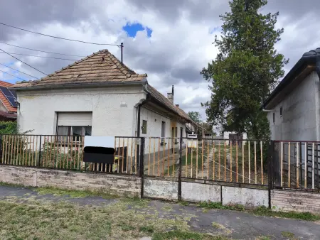 eladó családi ház, Naszály