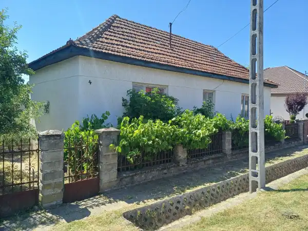 Eladó családi ház, Nemti 2 szoba 50 m² 4.99 M Ft