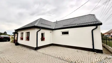 eladó családi ház, Ócsa