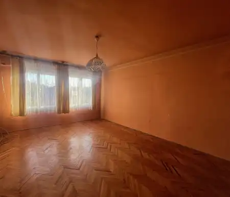 eladó családi ház, Oroszlány