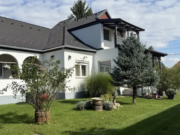 Eladó családi ház, Oroszlány 3 szoba 153 m² 99 M Ft