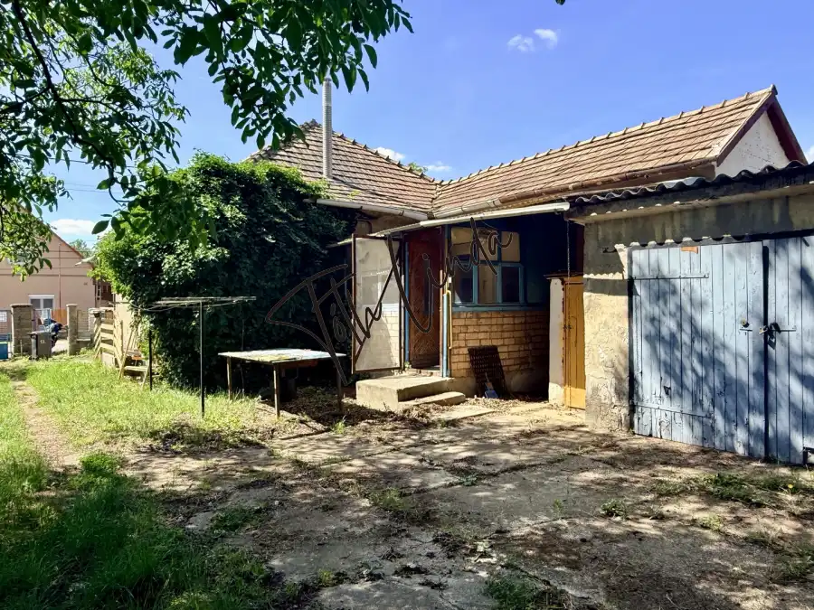eladó családi ház, Oroszlány