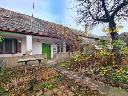 eladó családi ház, Paks
