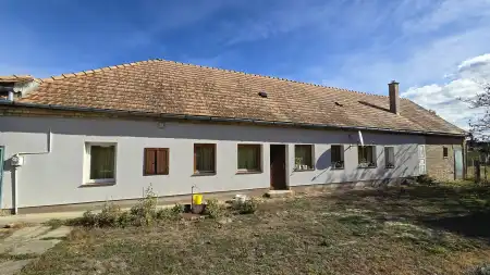 eladó családi ház, Paks