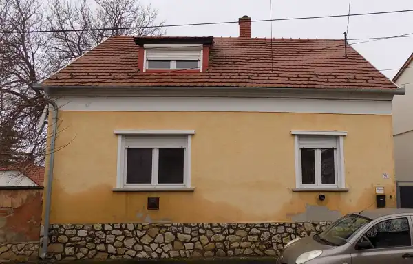 Eladó családi ház, Pápa 3 szoba 108 m² 49.9 M Ft