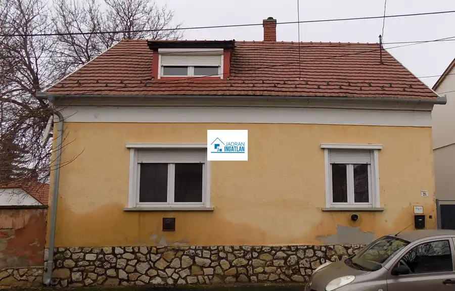 eladó családi ház, Pápa