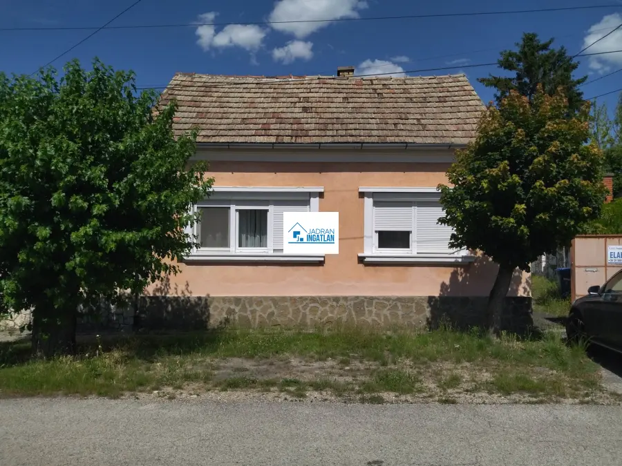 eladó családi ház, Pápa