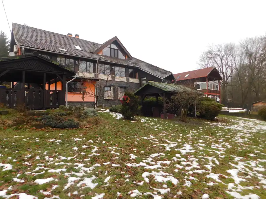 eladó családi ház, Parád