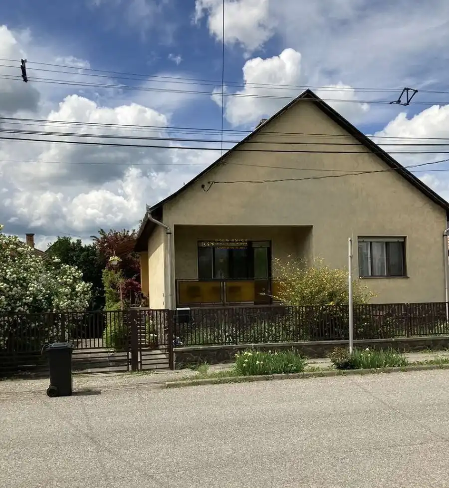 eladó családi ház, Pásztó