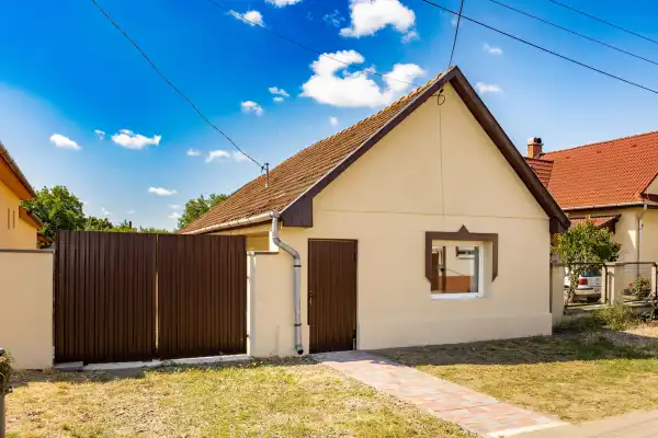 Eladó családi ház, Pásztó 1+1 szoba 65 m² 28.5 M Ft