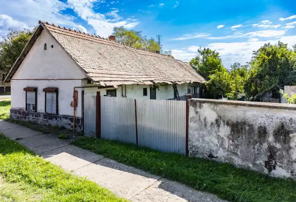 Eladó családi ház, Pásztó 2 szoba 75 m² 15.9 M Ft Eladó családi ház, Pásztó 2 szoba 75 m² 15.9 M Ft