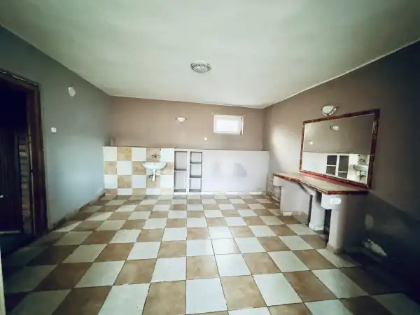 Eladó családi ház, Patak 8 szoba 150 m² 11.5 M Ft